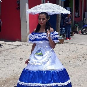 Meet your Posher, Maite